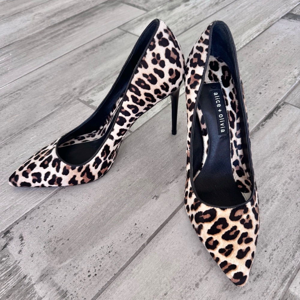 NEW! Alice & Olivia Leopard Calf Hair Creda Heel - size 10